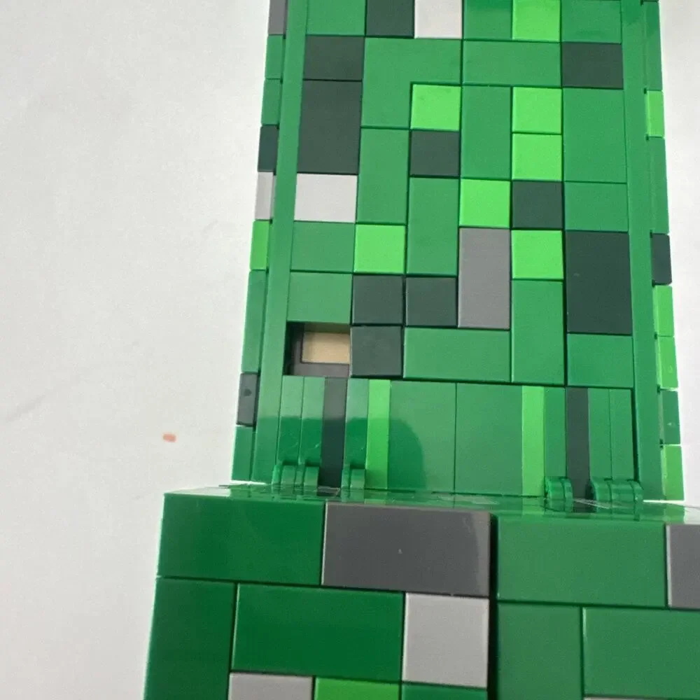 Lego Minecraft Set The Creeper Posable Building Toy